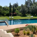 Club 1 With Pool By Homing Holiday home