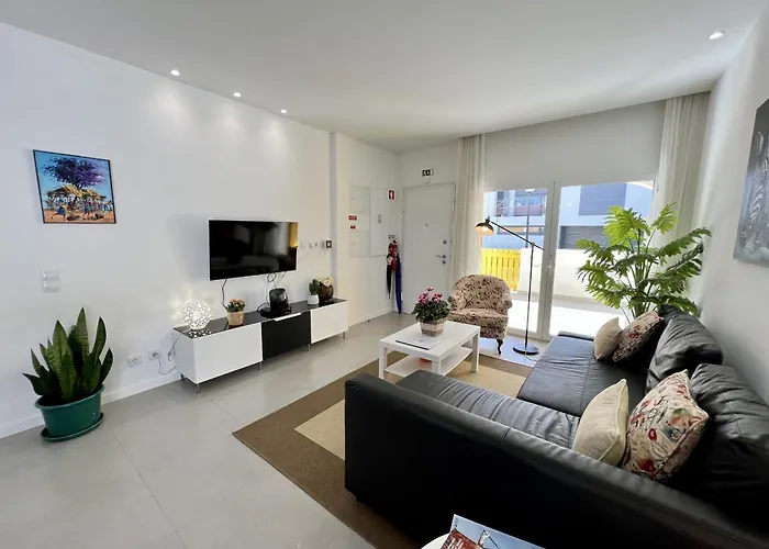 Club 1 With Pool By Homing *