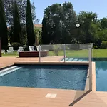 Club 1 With Pool By Homing Dom wakacyjny