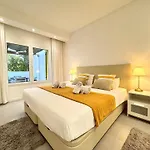 Club 1 With Pool By Homing Dom wakacyjny Vilamoura