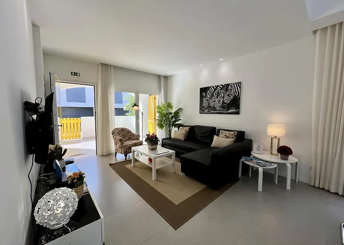 Сasa de vacaciones Club 1 With Pool By Homing
